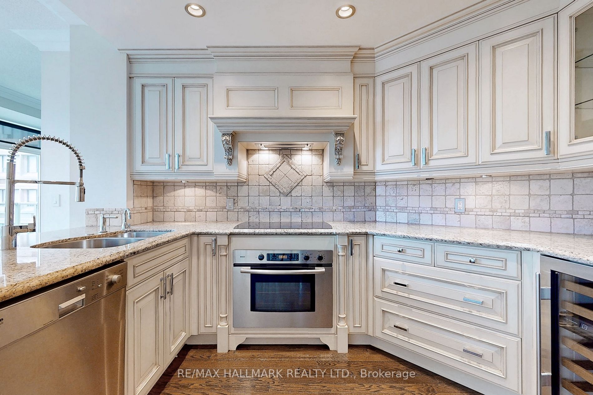 8 Park Rd, #3710