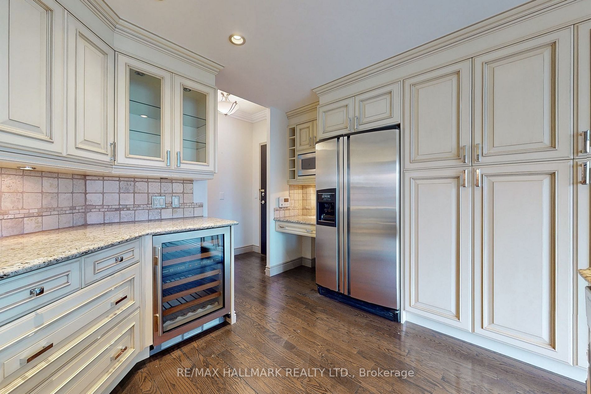 8 Park Rd, #3710