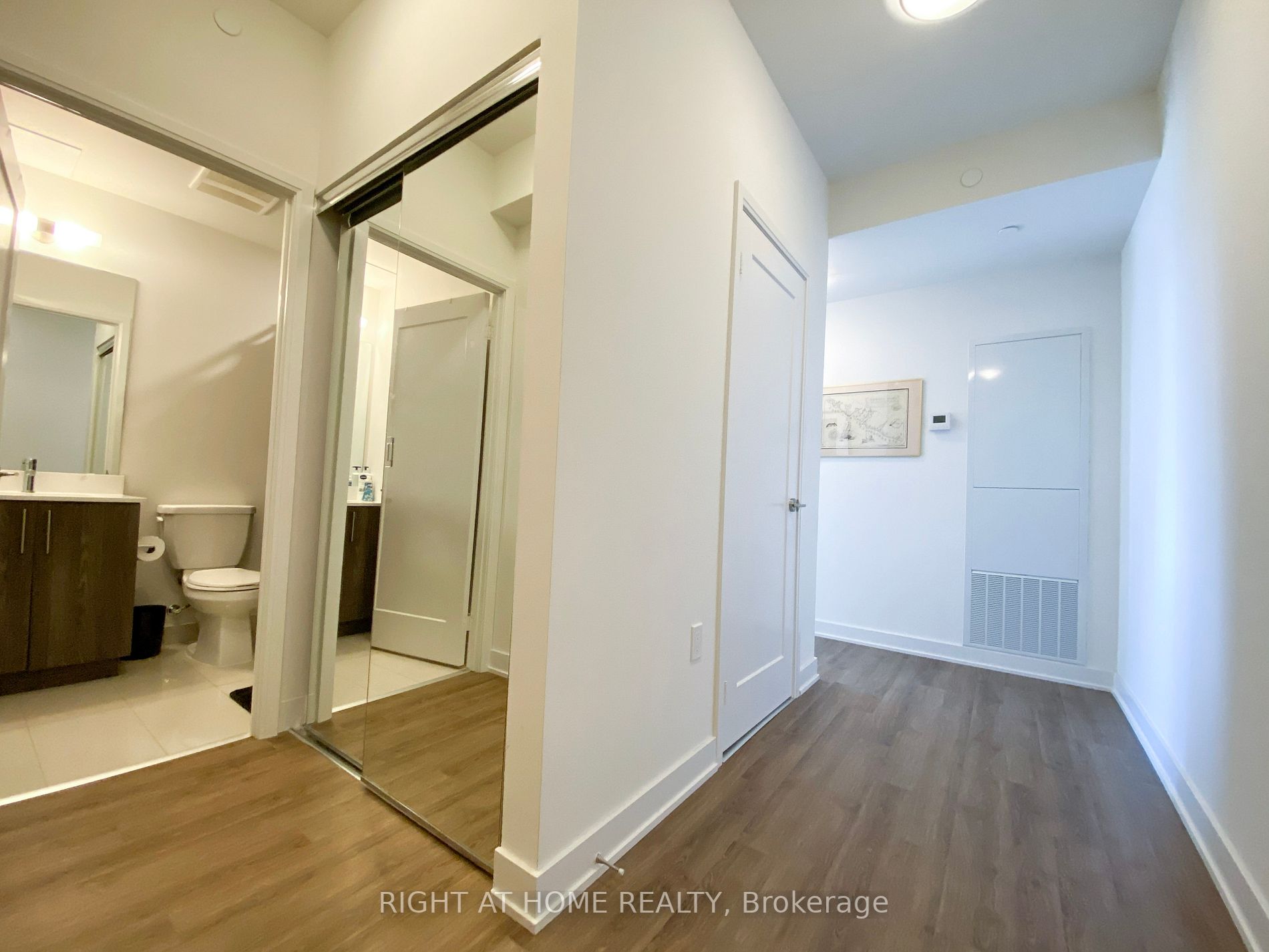 576 Front St W, #1107
