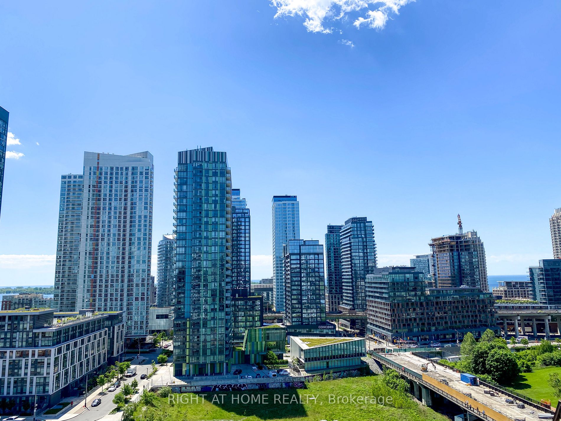 576 Front St W, #1107
