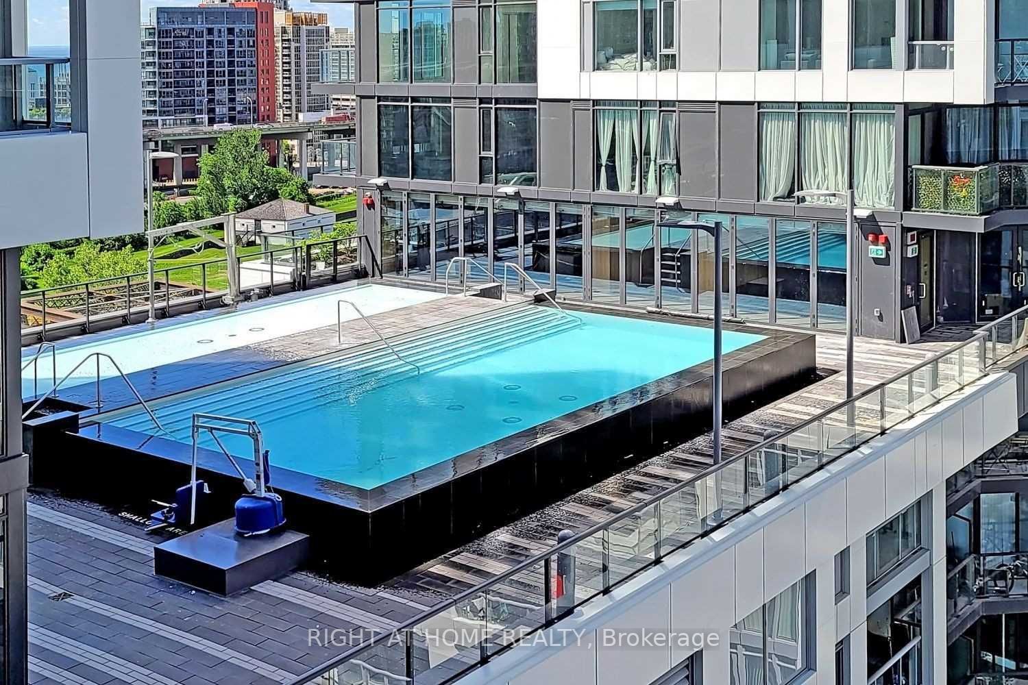 576 Front St W, #1107
