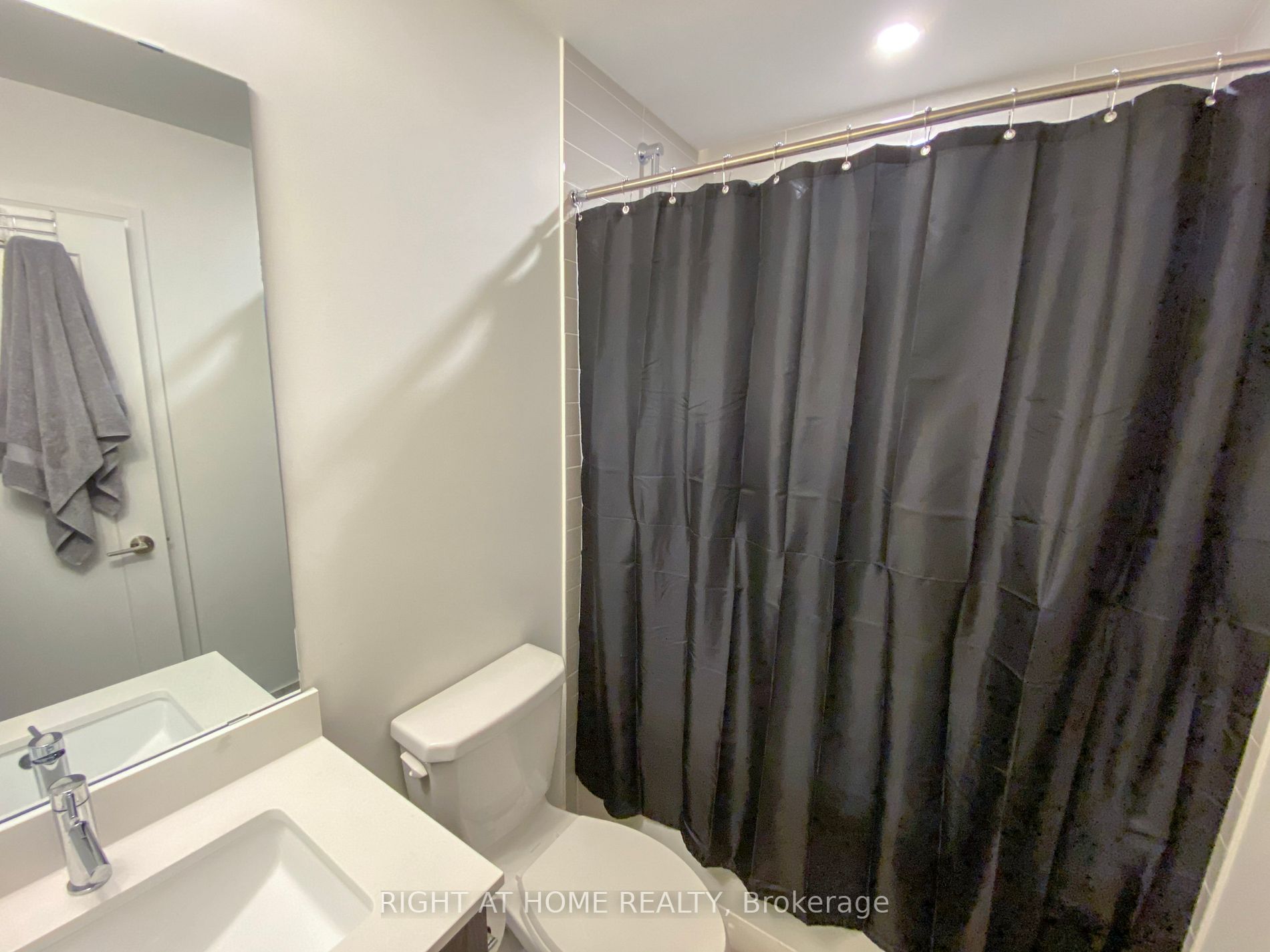 576 Front St W, #1107