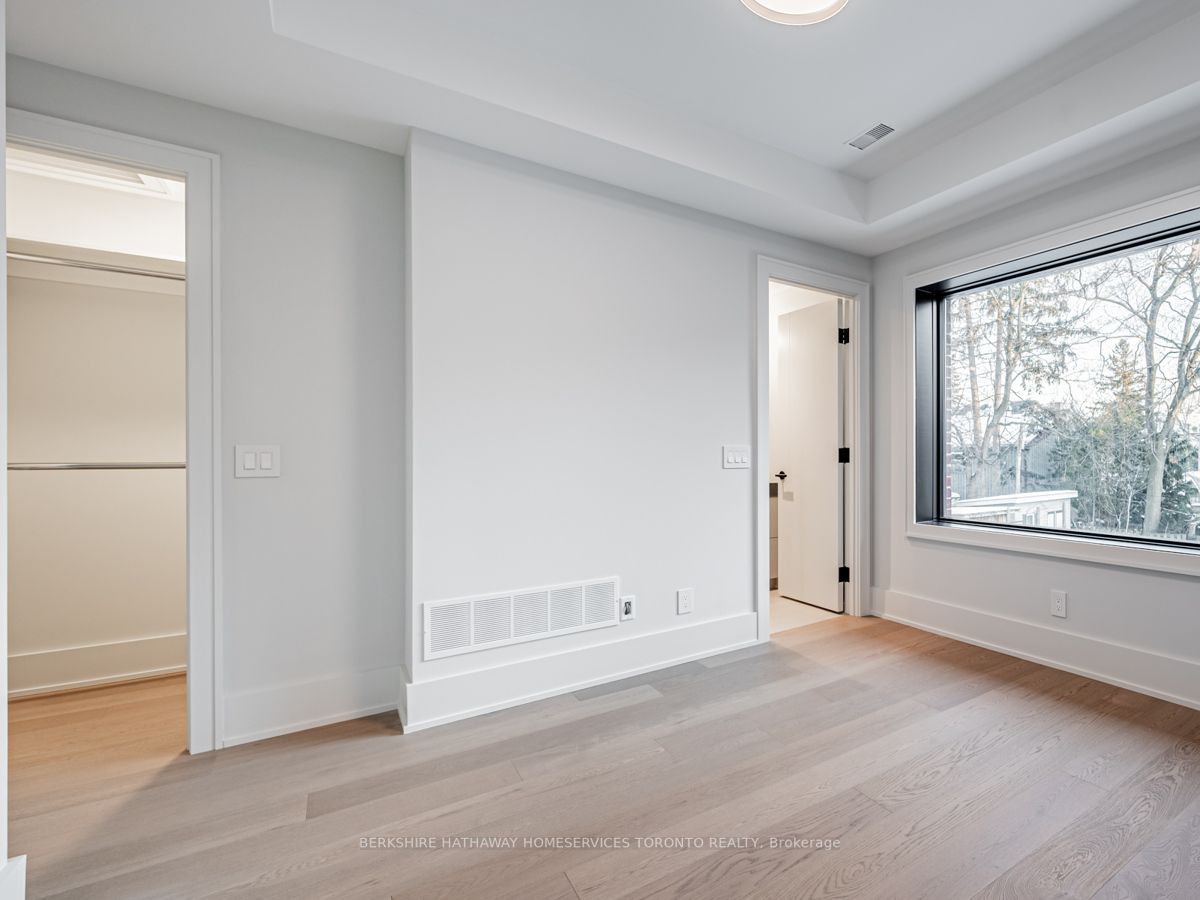 157 Roslin Ave