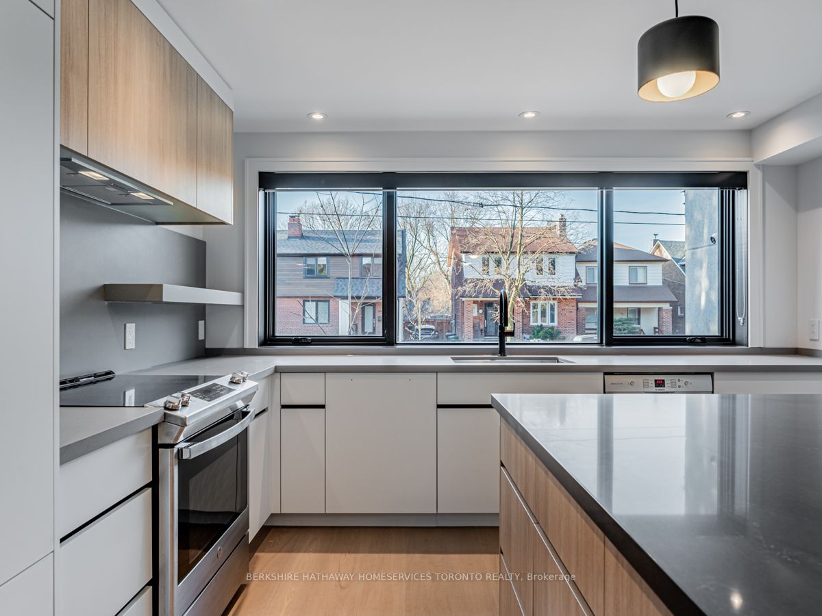 157 Roslin Ave