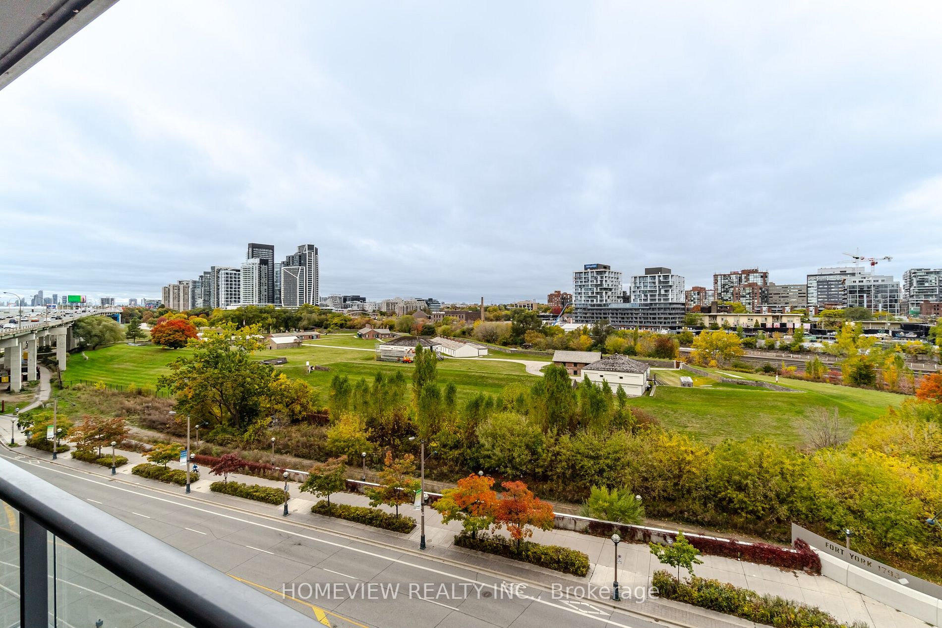 169 Fort York Blvd, #729