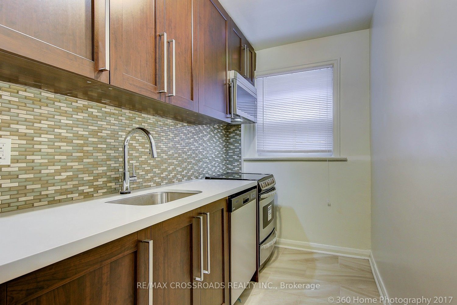 122 Braemar Ave, #-Main F