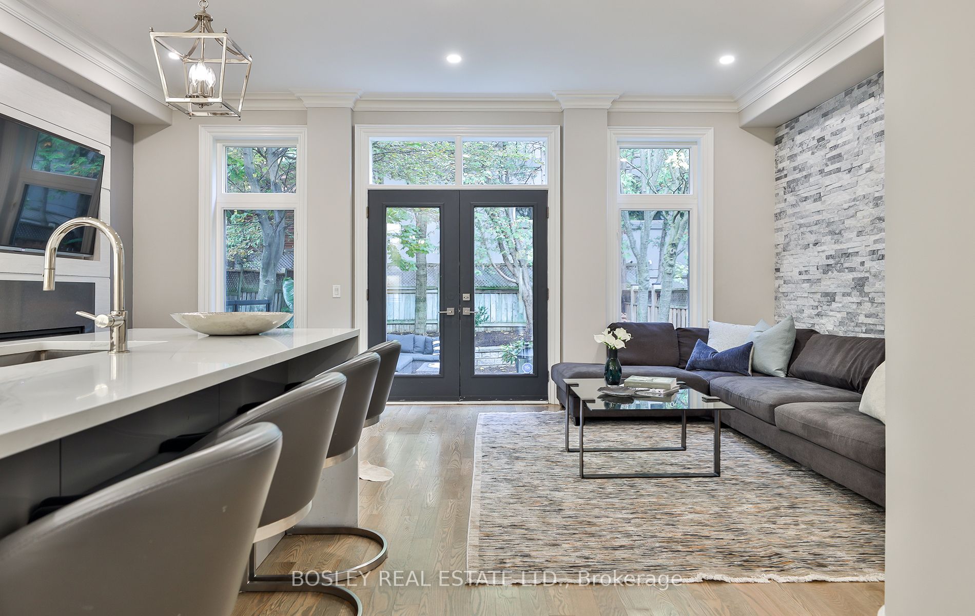 316 Broadway Avenue