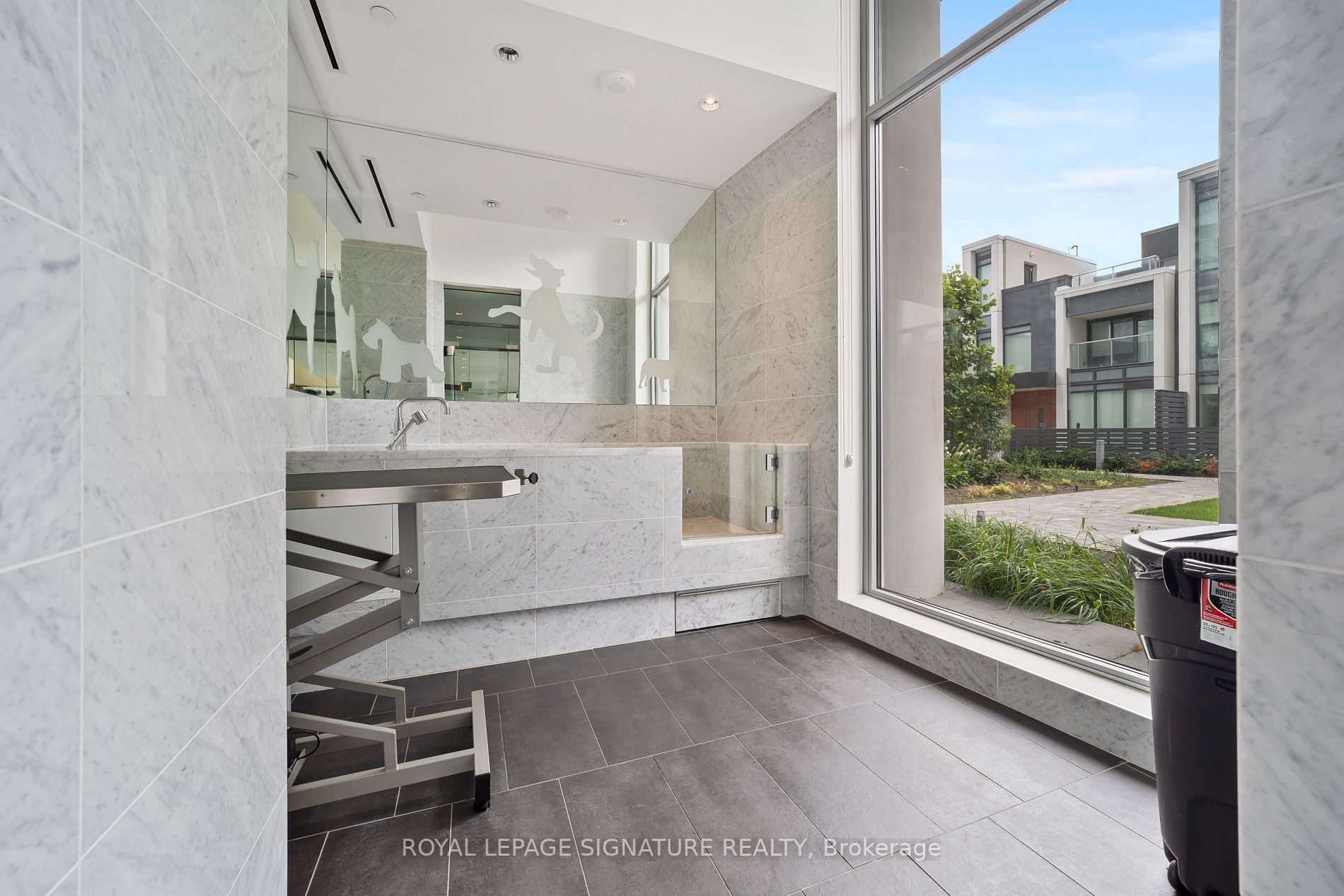 117 Mcmahon Dr, #803