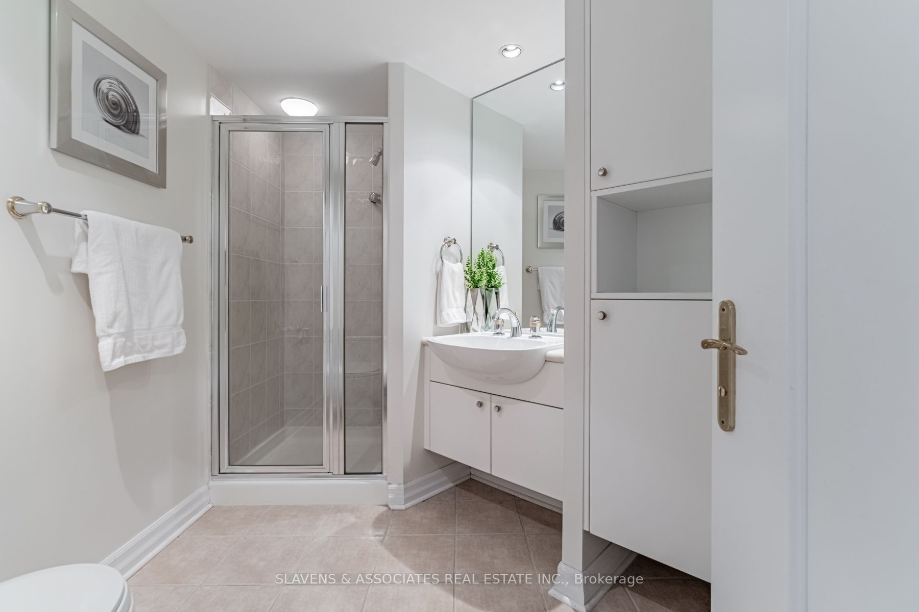 2727 Yonge St, #604