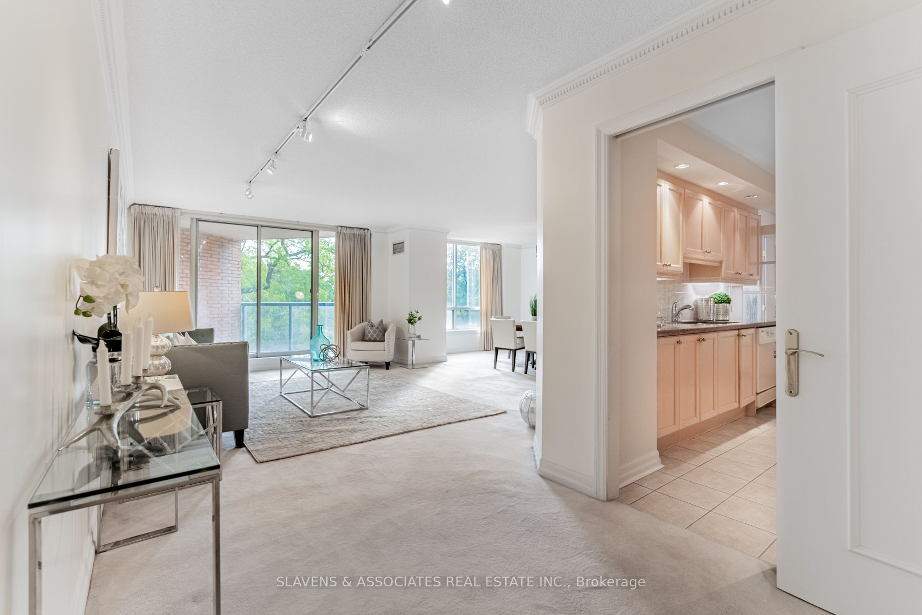 2727 Yonge St, #604
