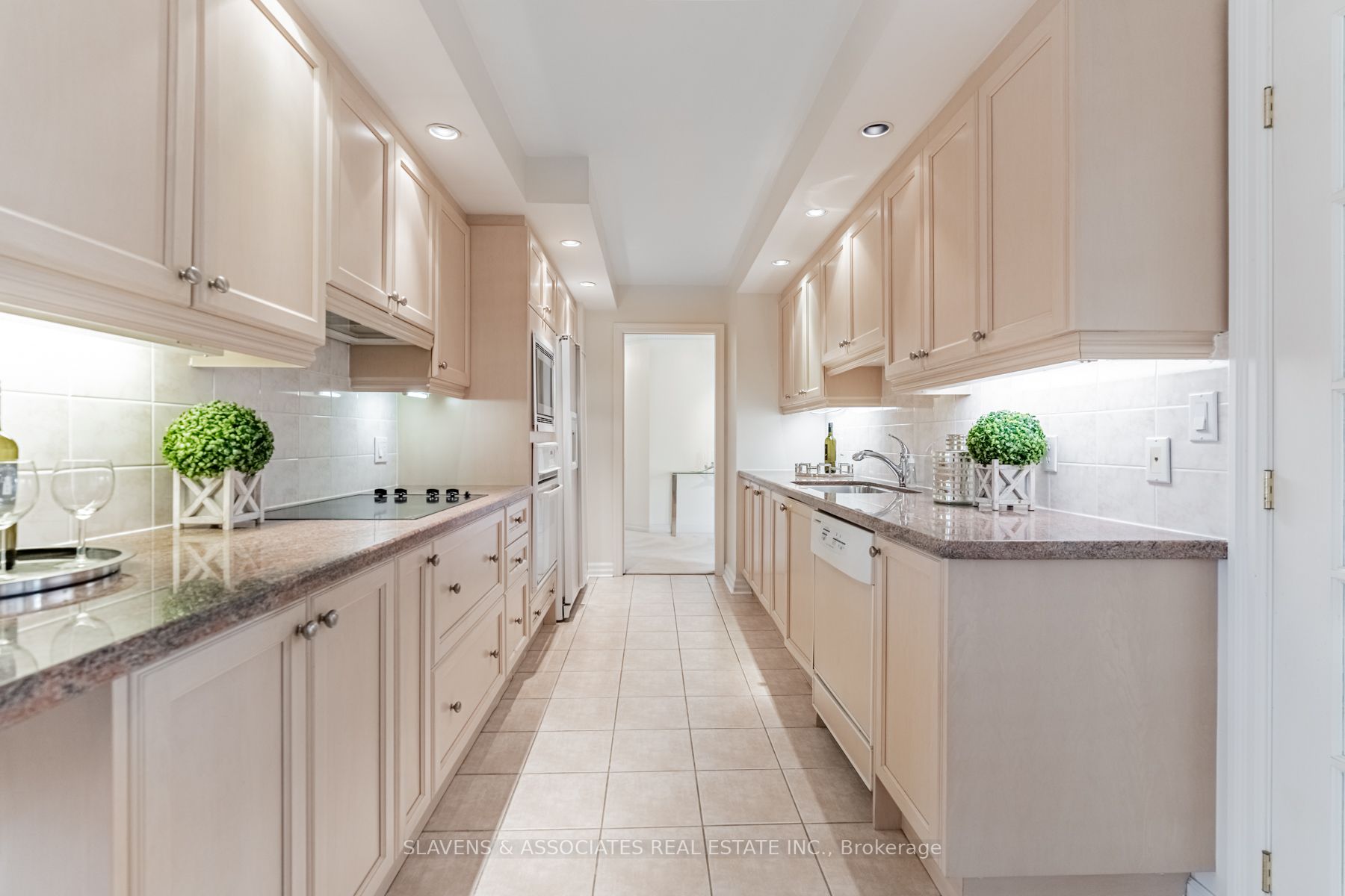 2727 Yonge St, #604