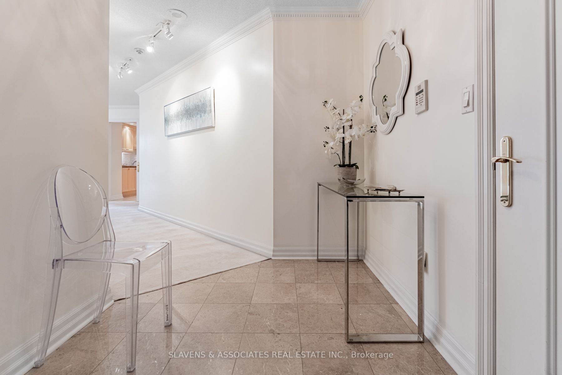 2727 Yonge St, #604