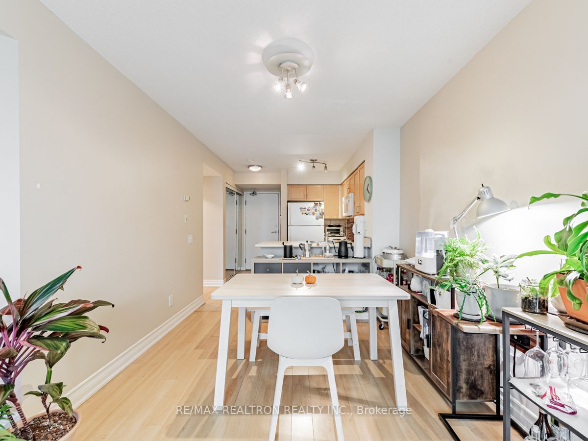 30 Harrison Garden Boulevard, #2509