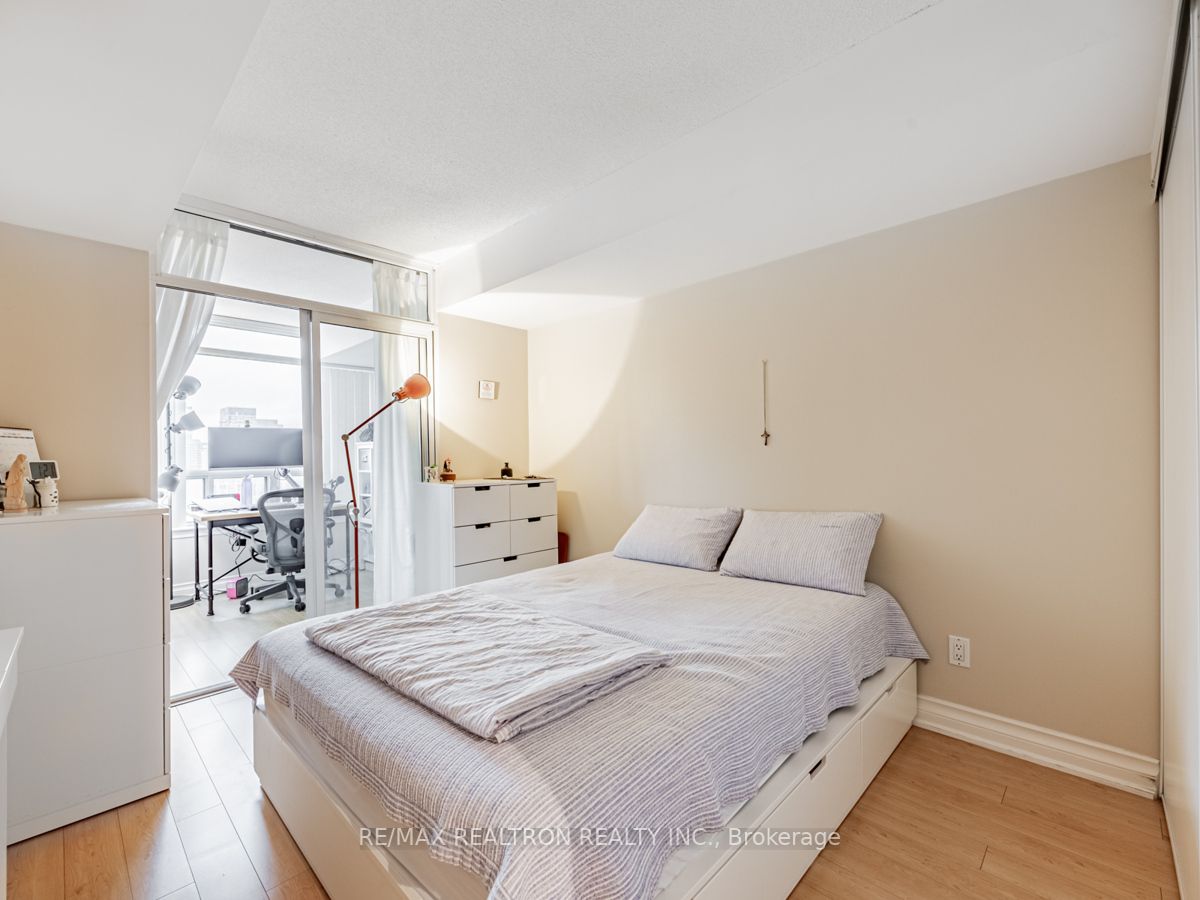 30 Harrison Garden Boulevard, #2509