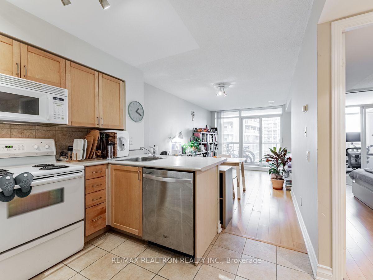 30 Harrison Garden Boulevard, #2509