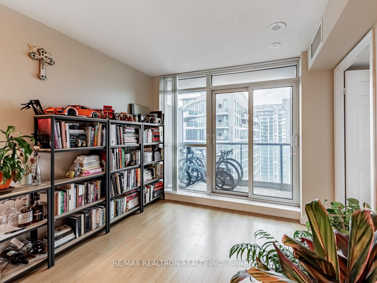 30 Harrison Garden Boulevard, #2509