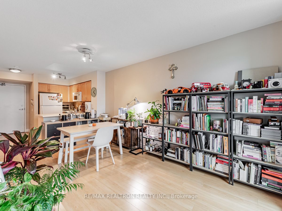 30 Harrison Garden Boulevard, #2509