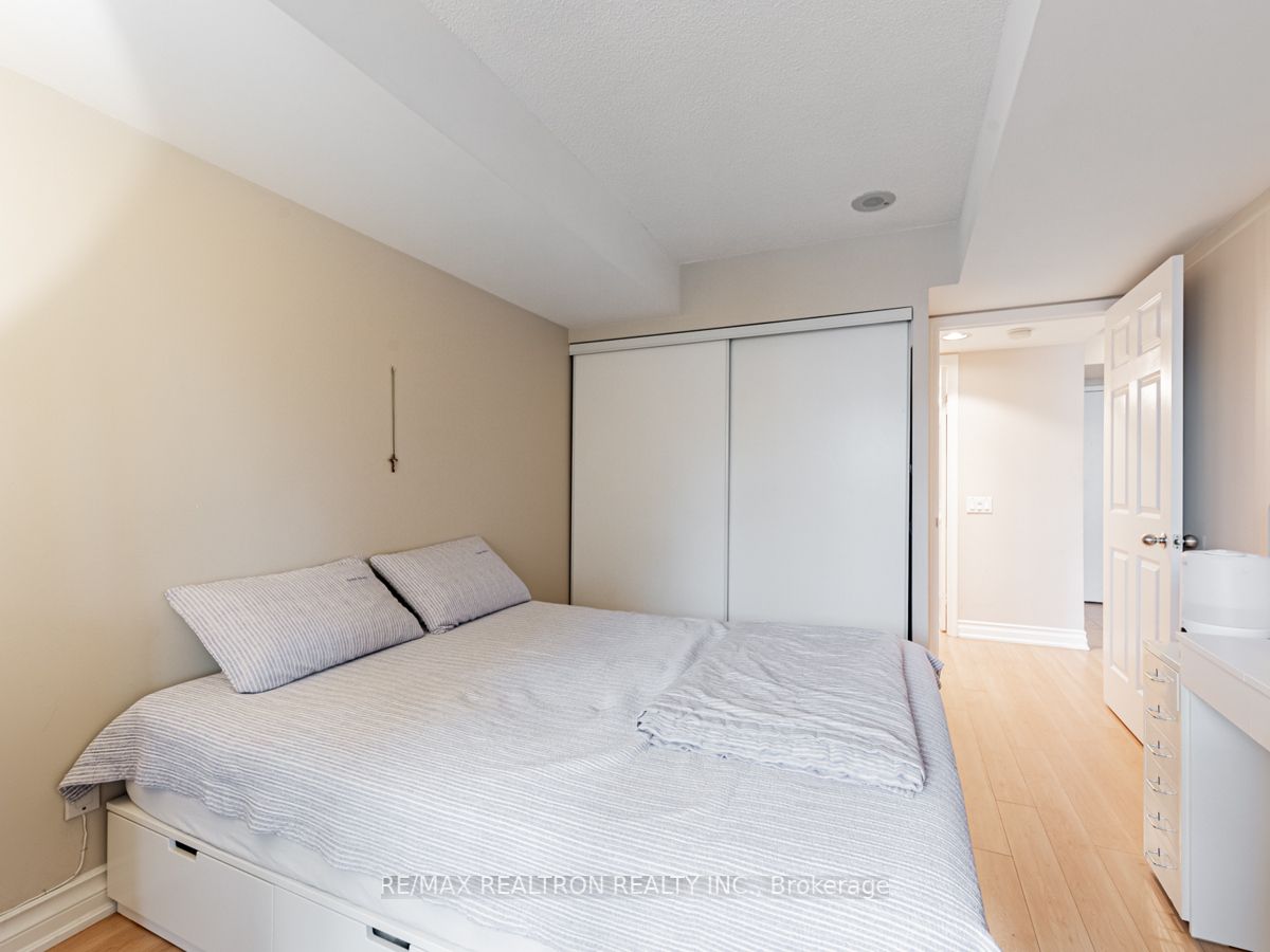 30 Harrison Garden Boulevard, #2509
