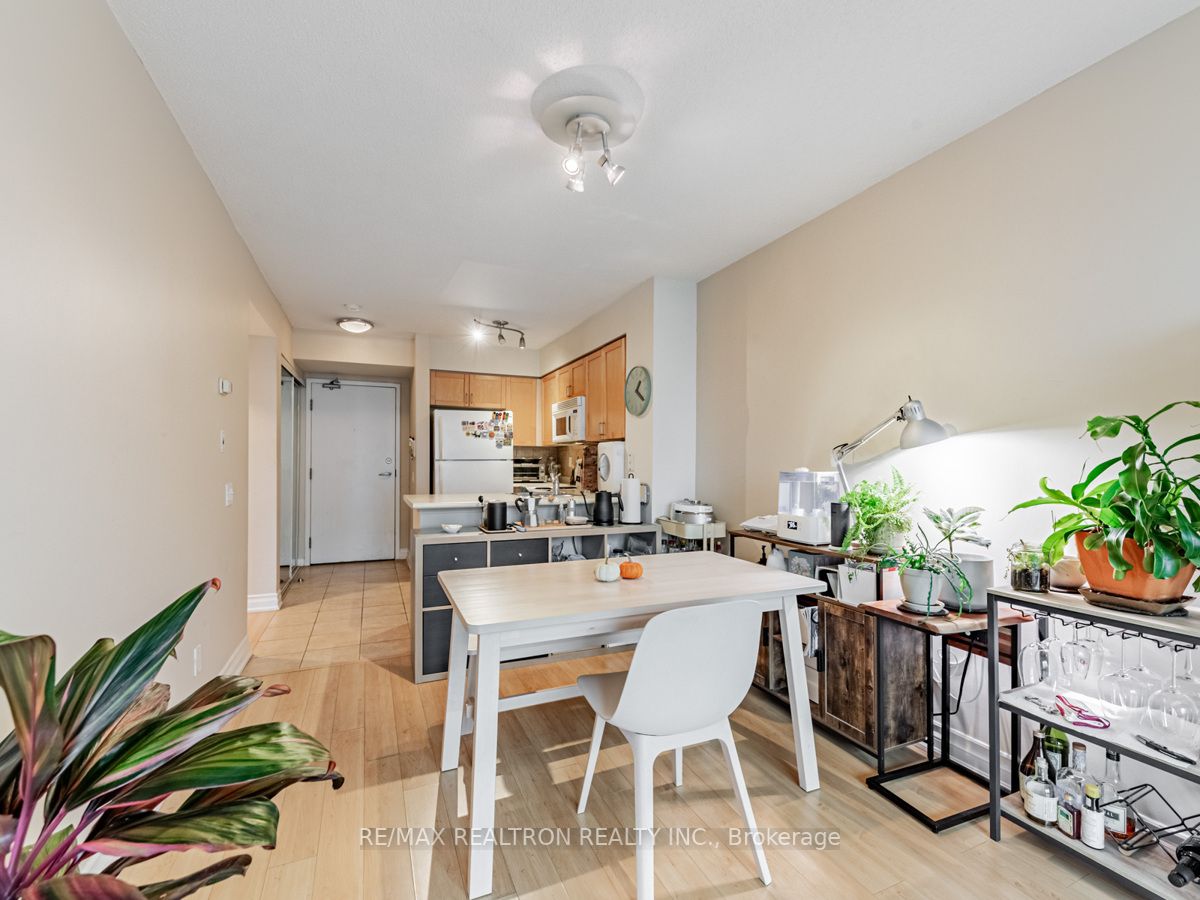 30 Harrison Garden Boulevard, #2509