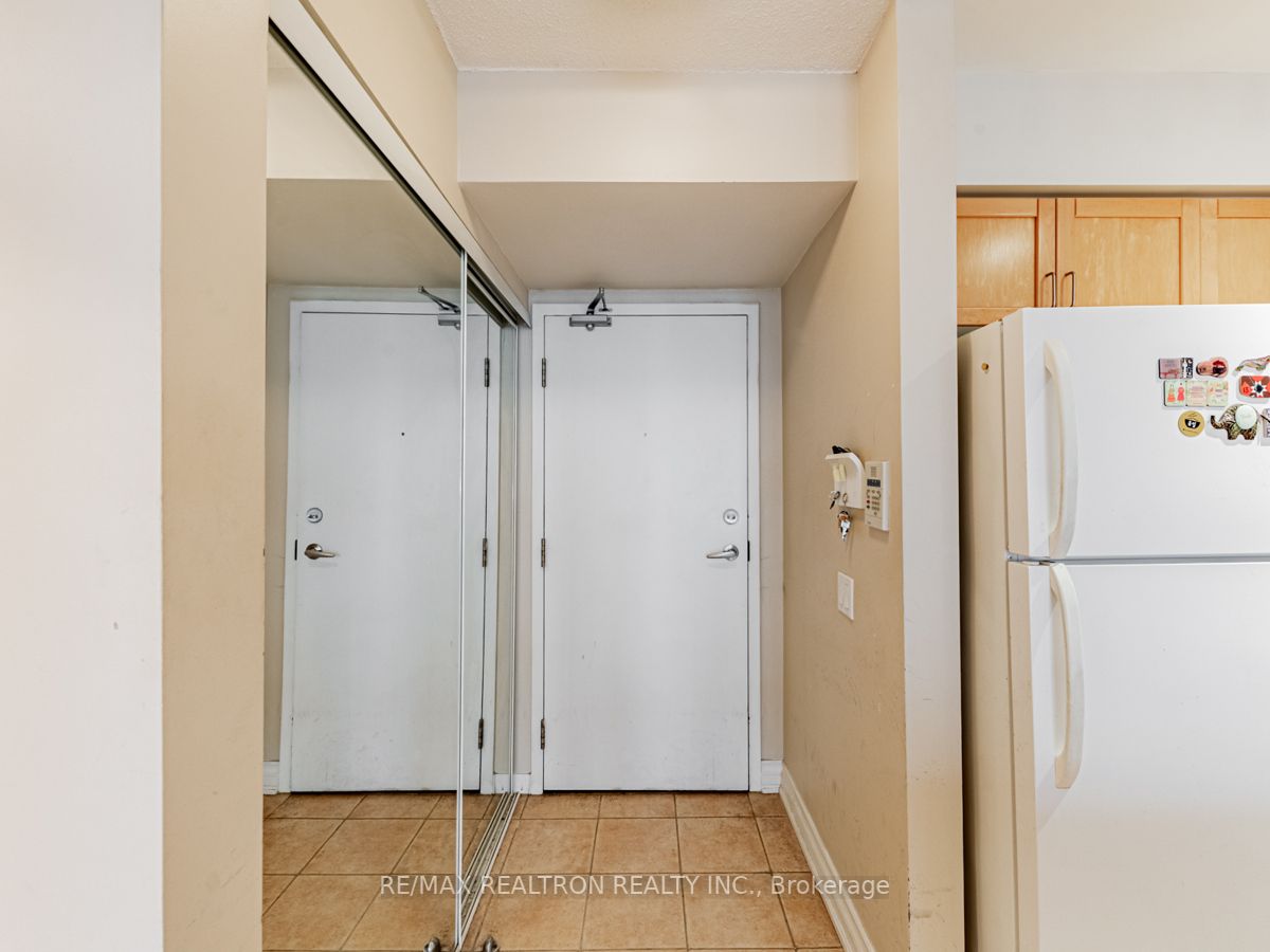 30 Harrison Garden Boulevard, #2509