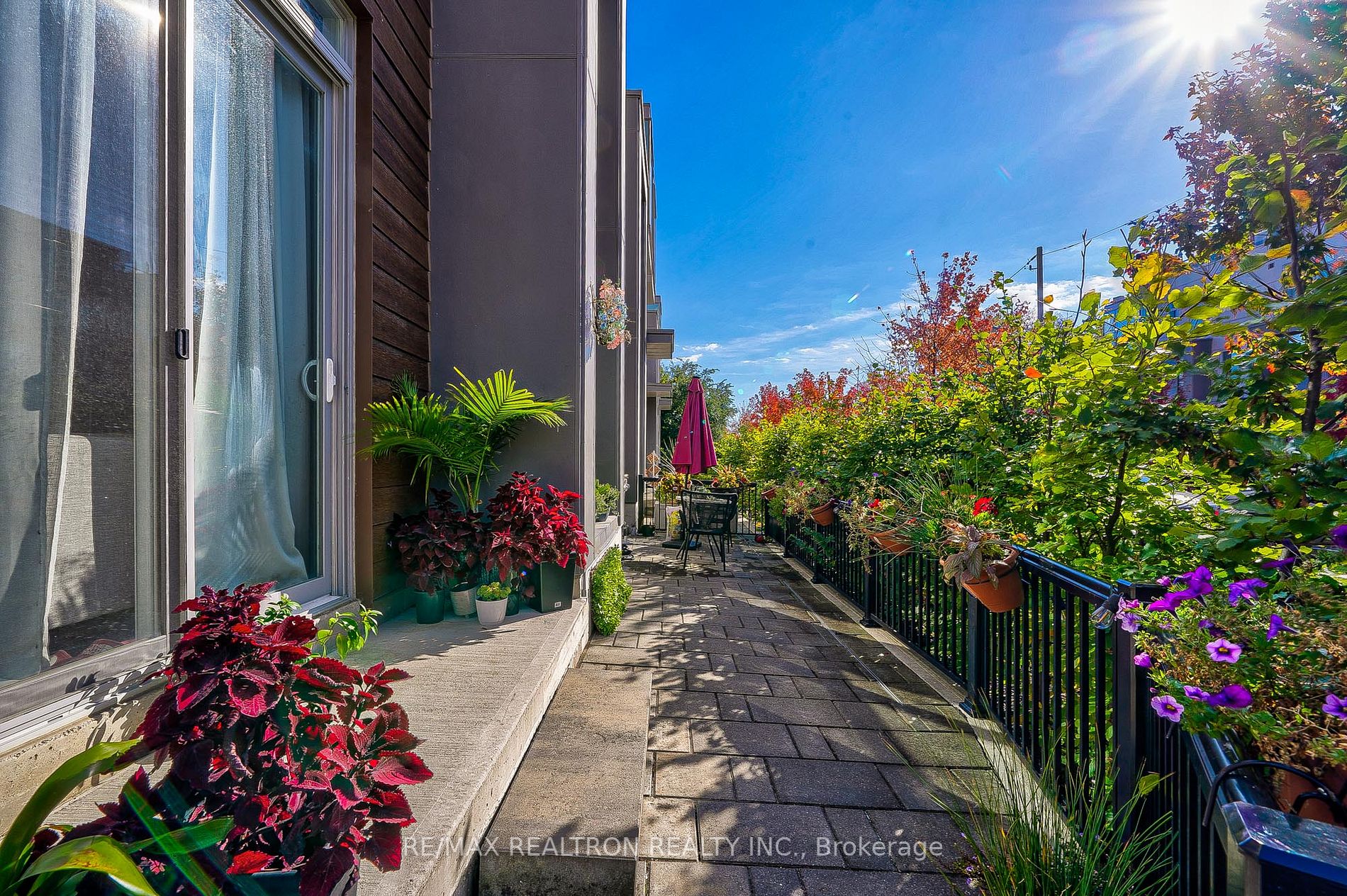 17 Greenbriar Rd, #1