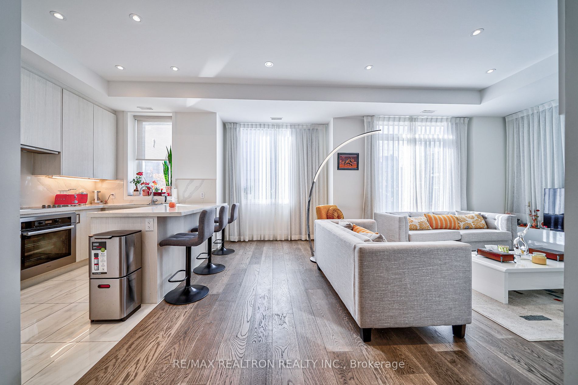 17 Greenbriar Rd, #1