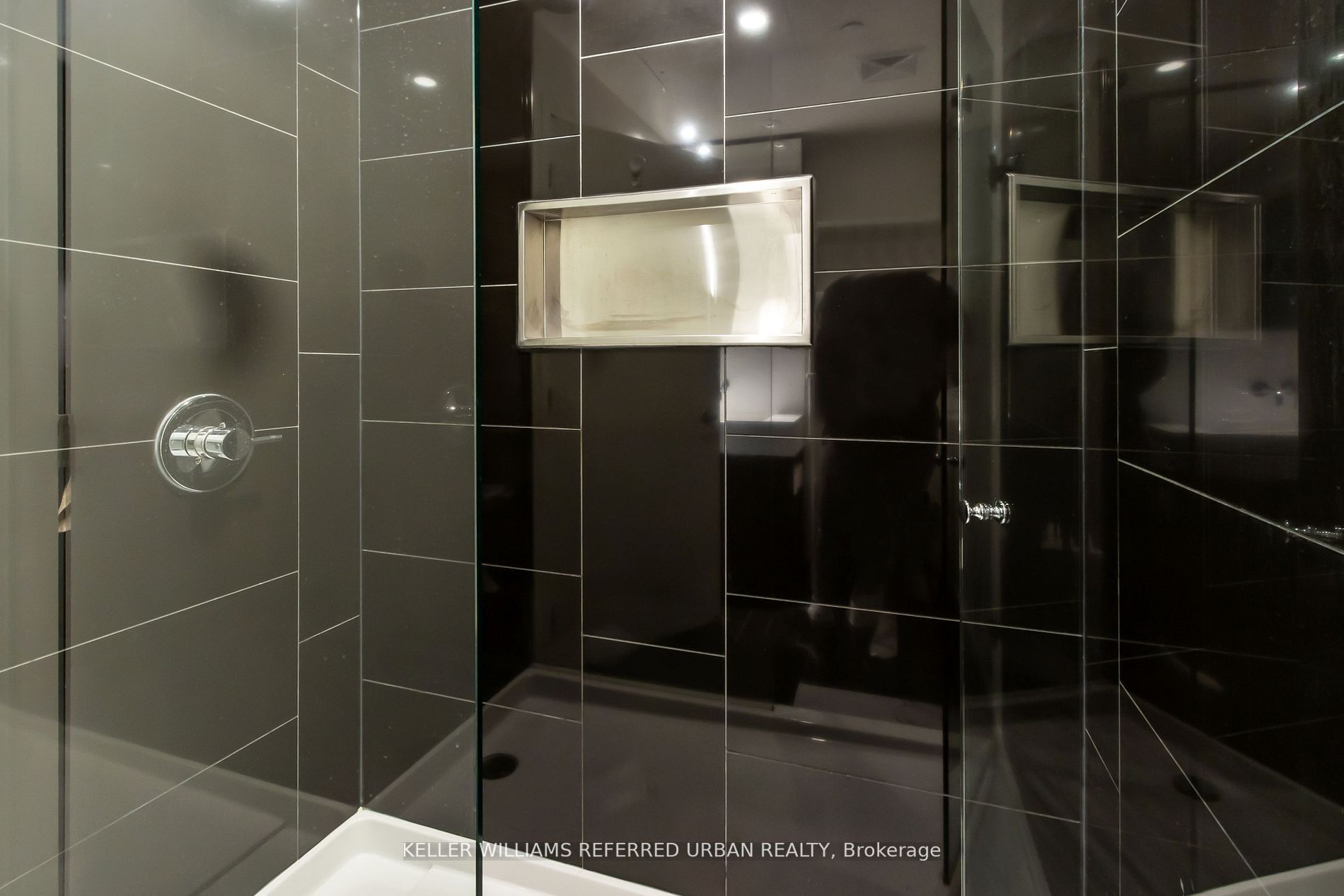 15 Lower Jarvis St N, #514