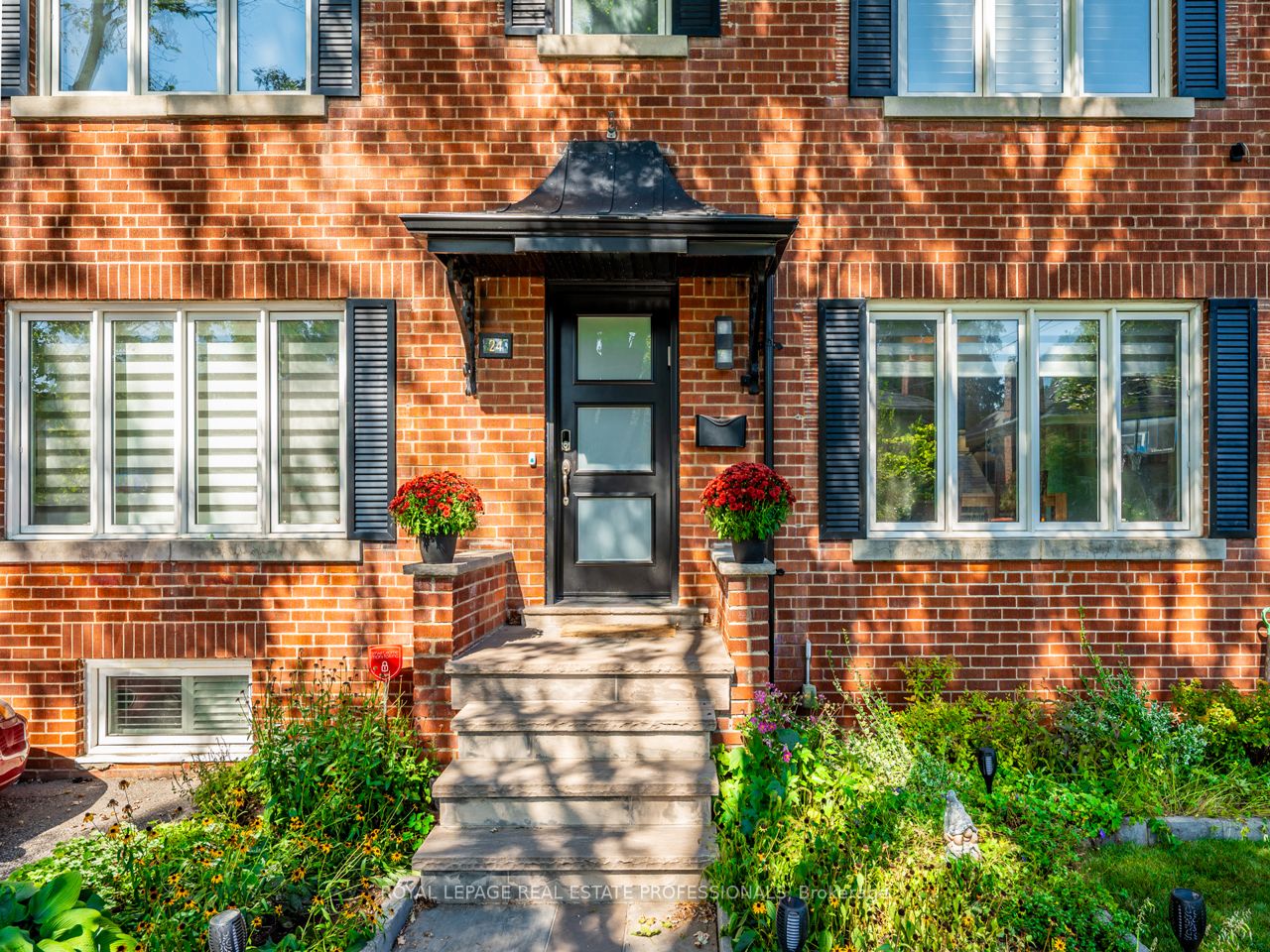 24 Armour Blvd