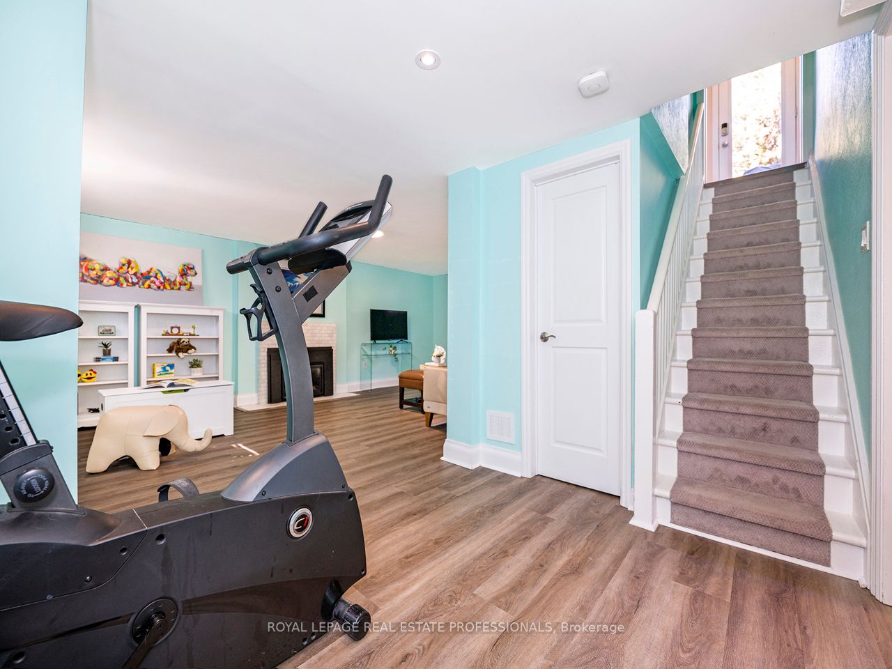 24 Armour Blvd