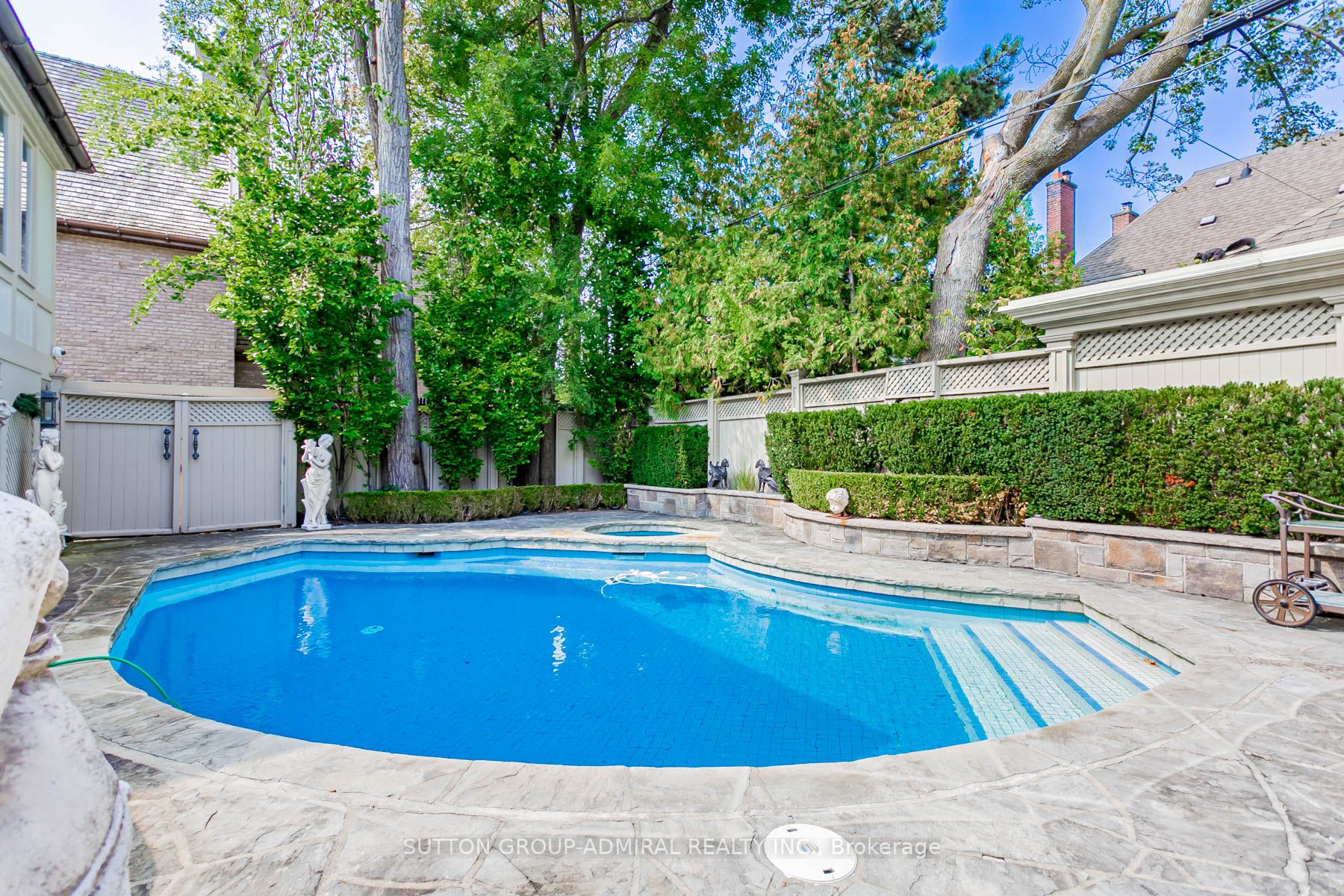 30 Hawarden Cres