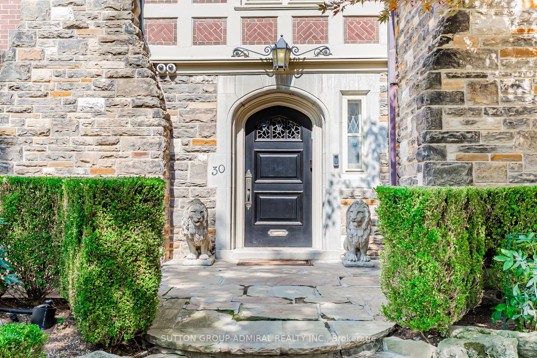 30 Hawarden Cres
