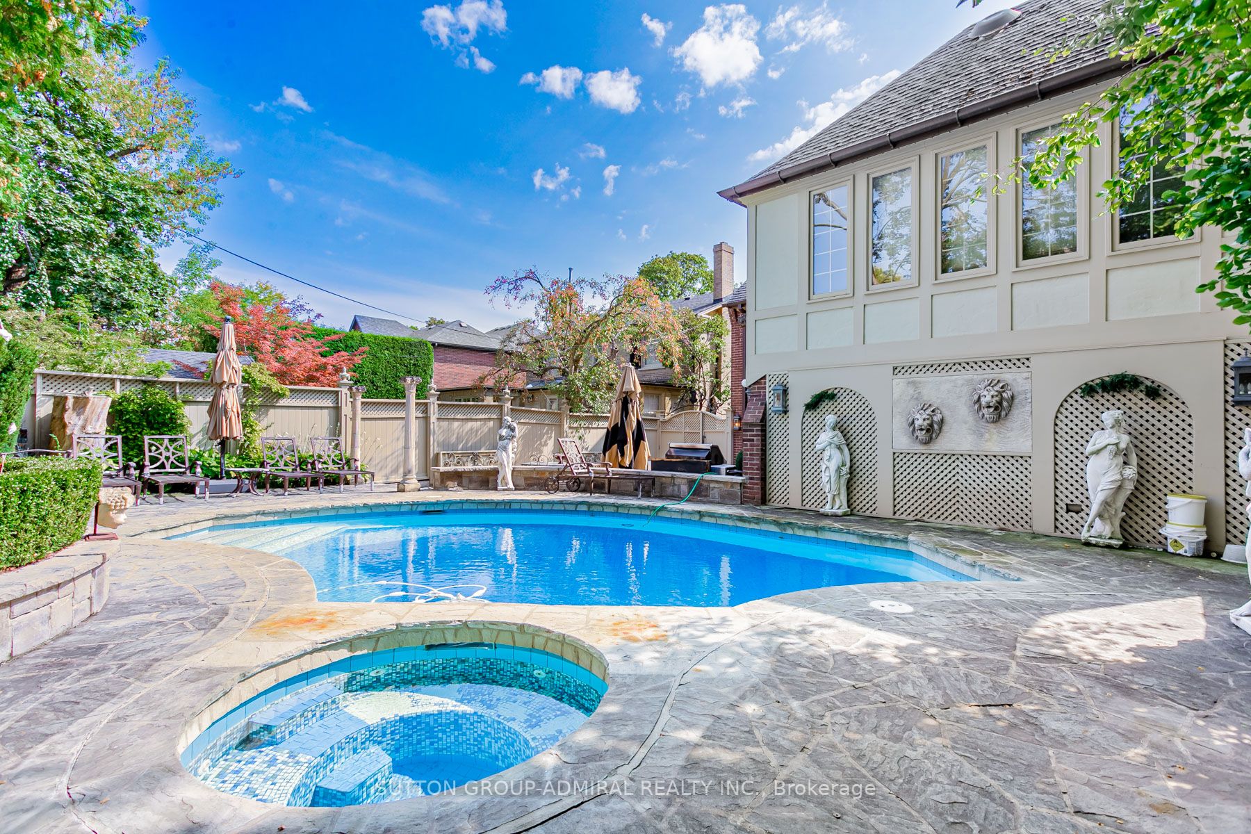 30 Hawarden Cres