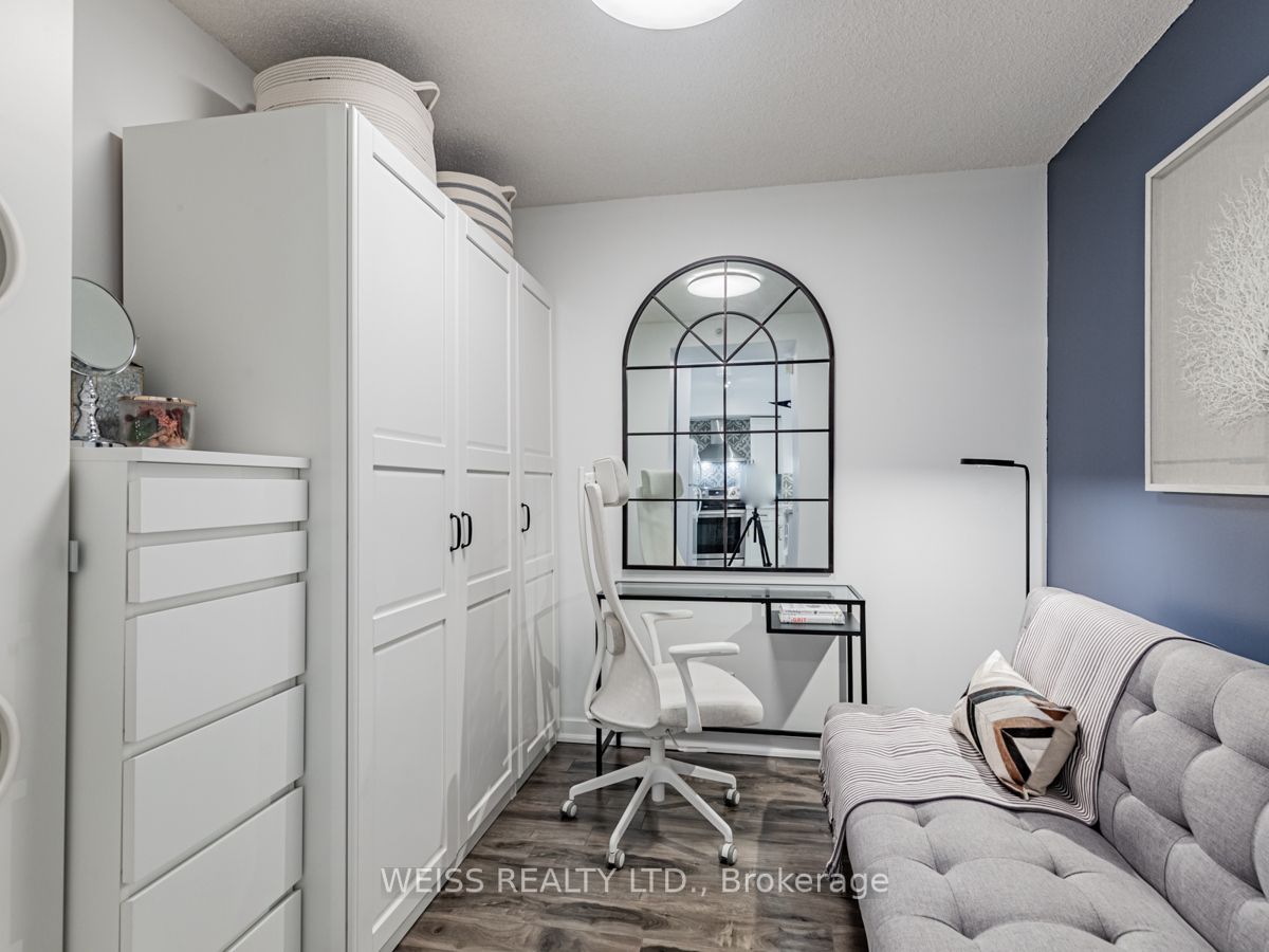 361 Front St W, #325