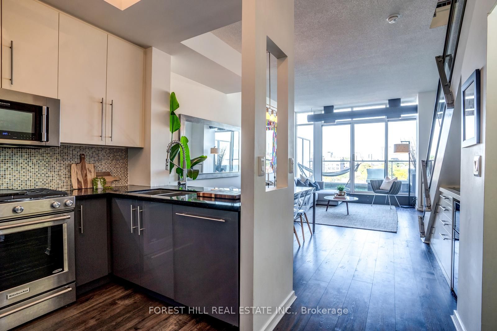 388 Richmond St W, #724