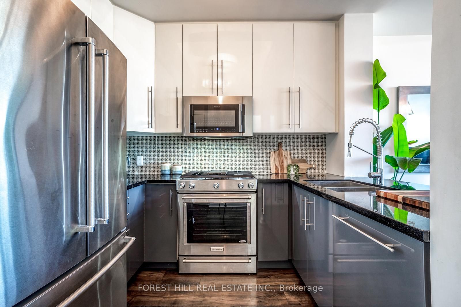 388 Richmond St W, #724