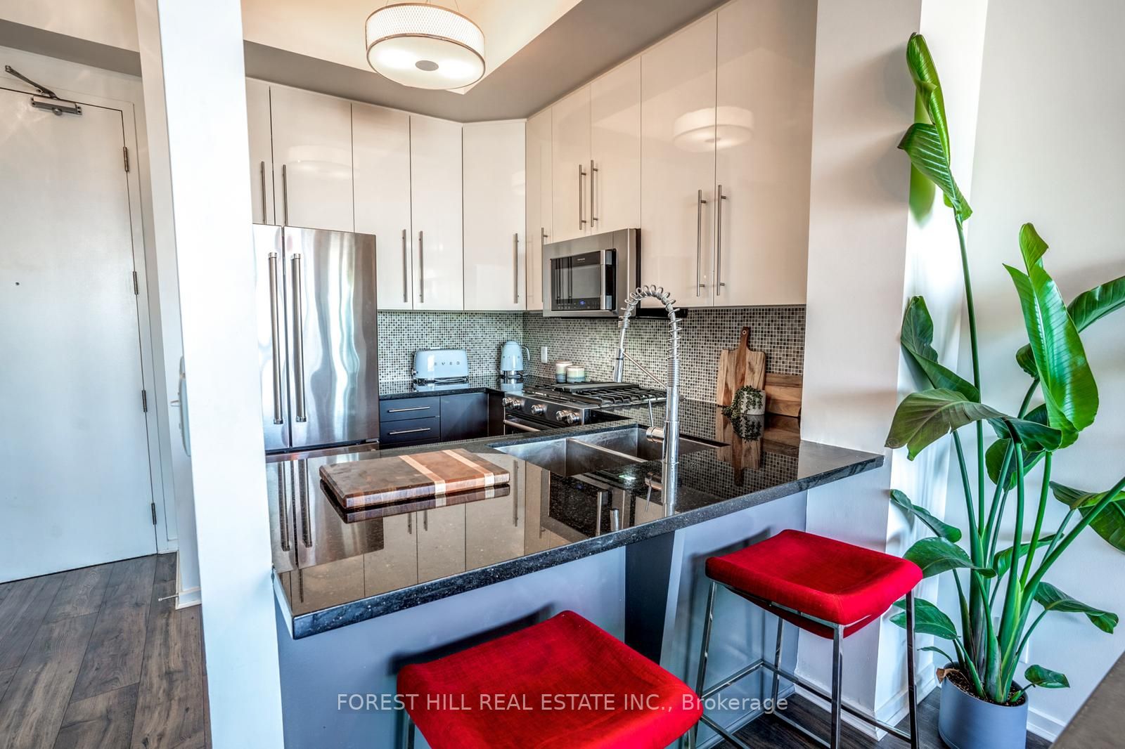 388 Richmond St W, #724
