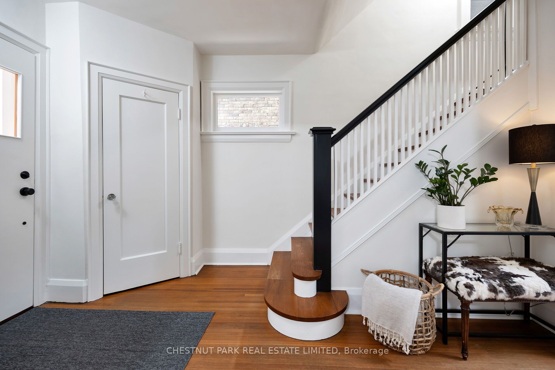 132 Hillsdale Ave W