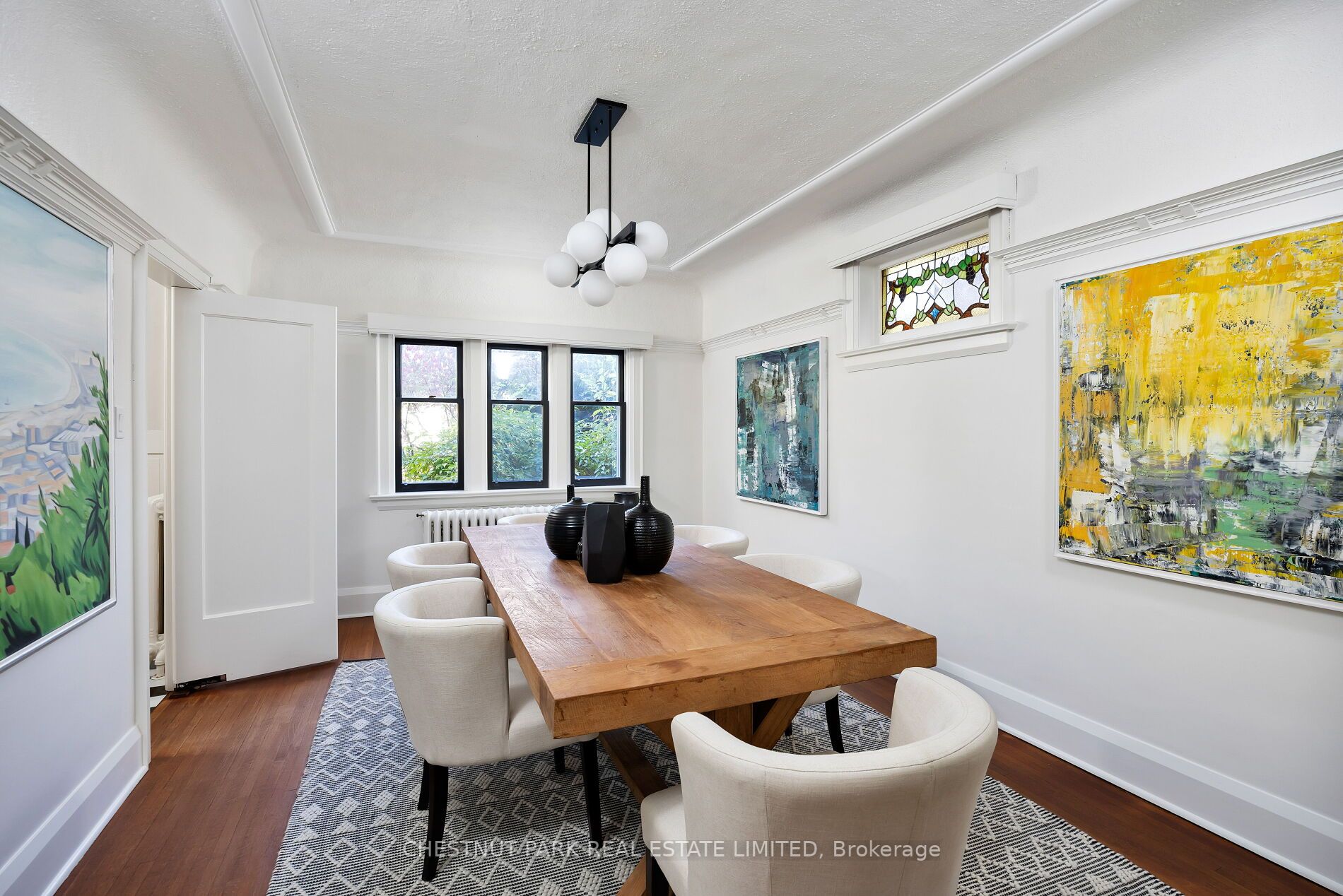 132 Hillsdale Ave W
