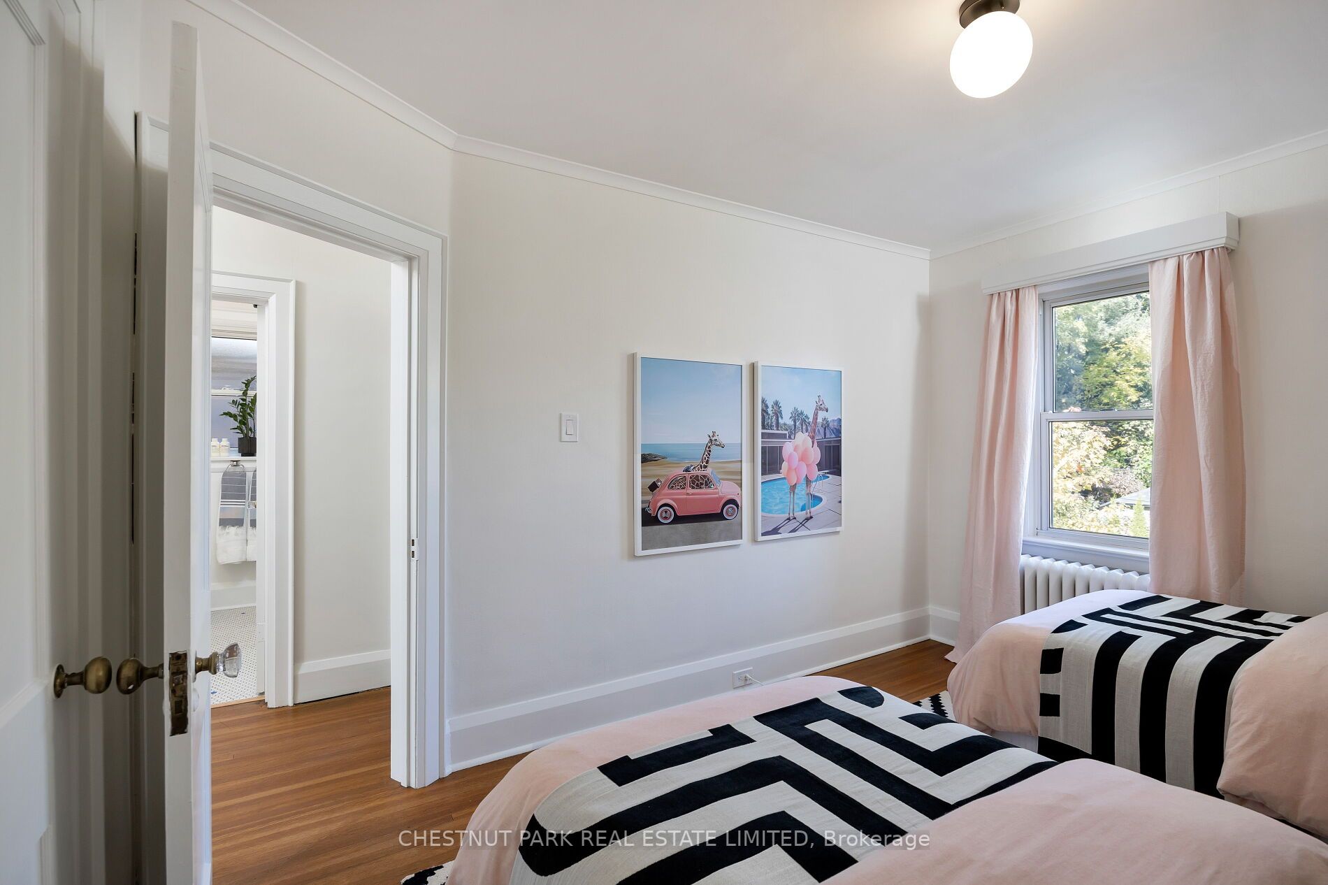 132 Hillsdale Ave W
