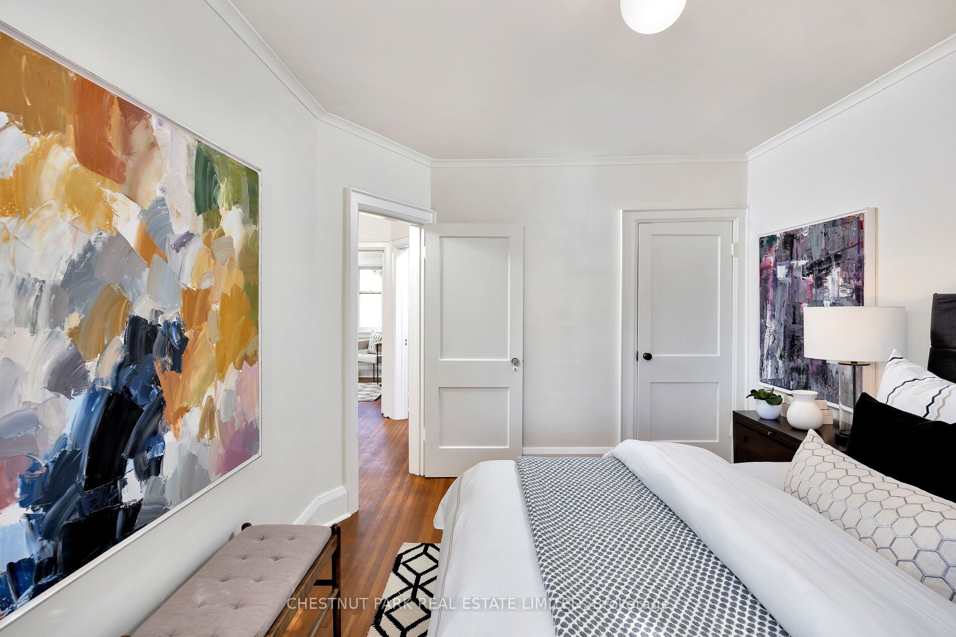 132 Hillsdale Ave W