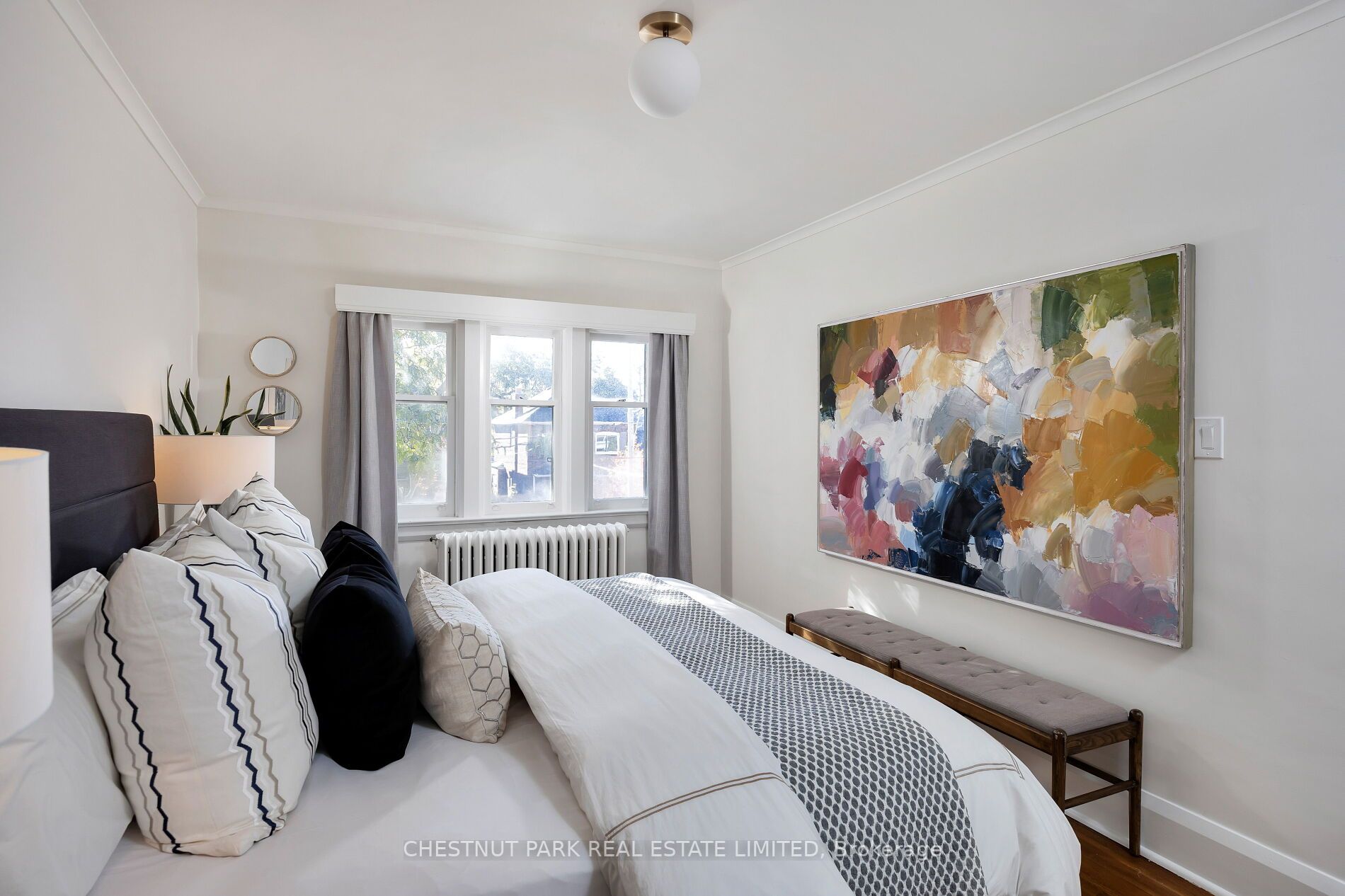132 Hillsdale Ave W