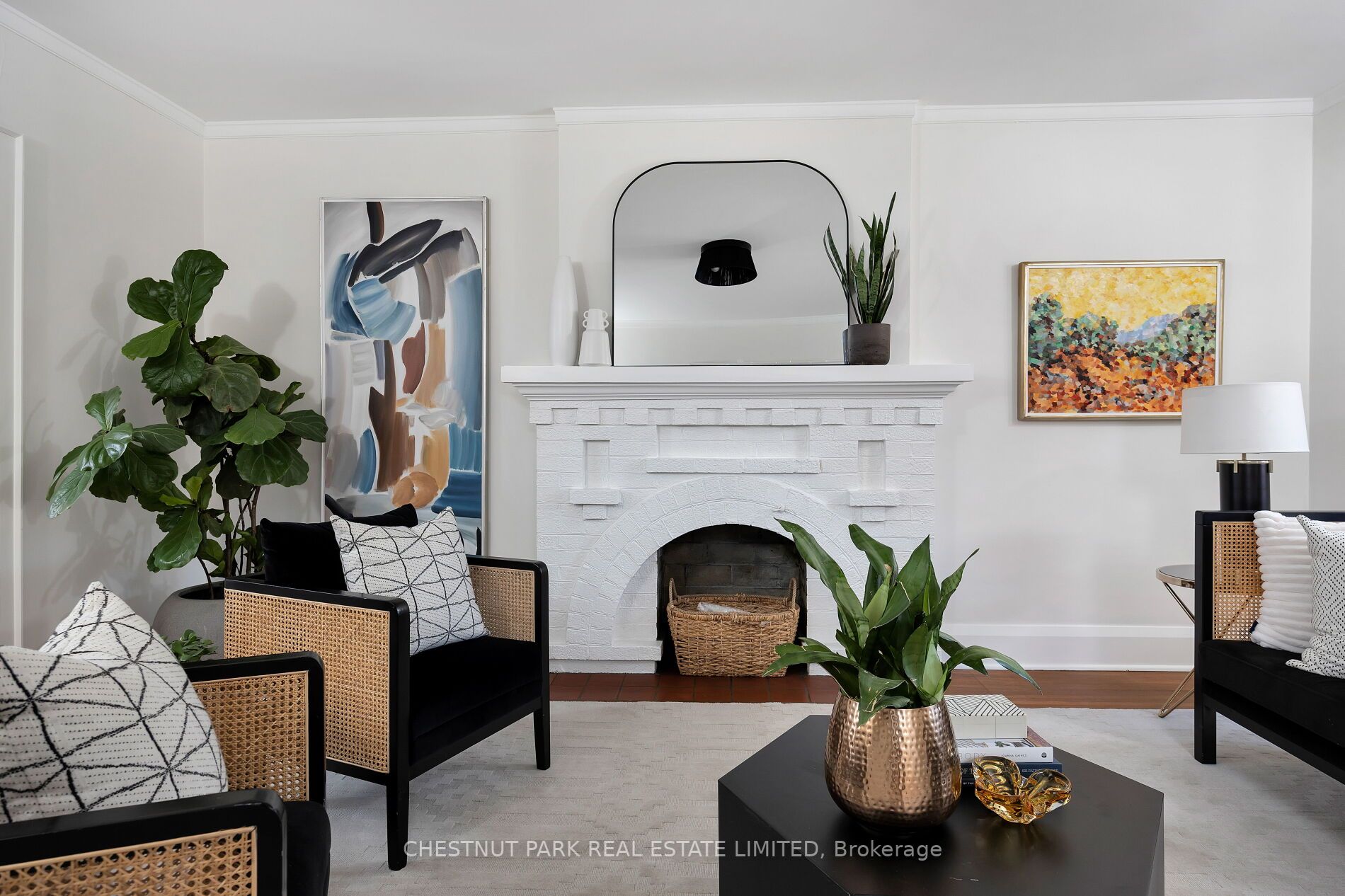 132 Hillsdale Ave W