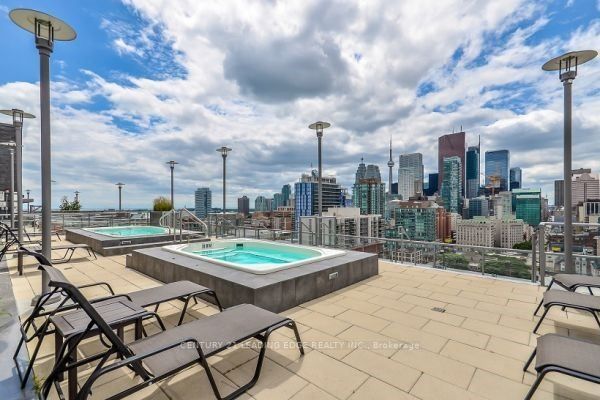 320 Richmond St E, #1203