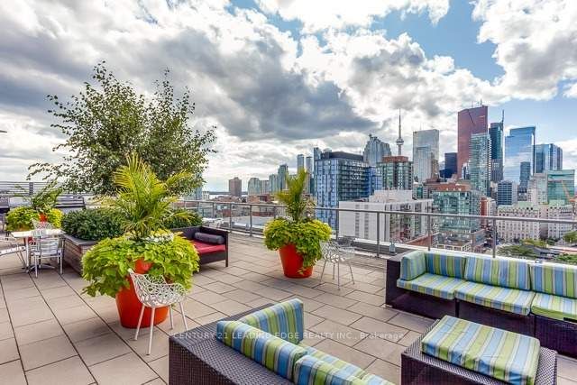 320 Richmond St E, #1203