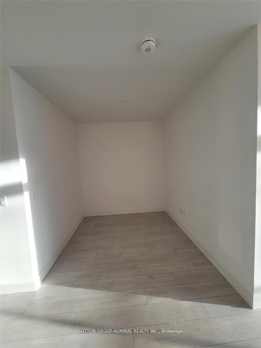 31 Tippett Rd, #649