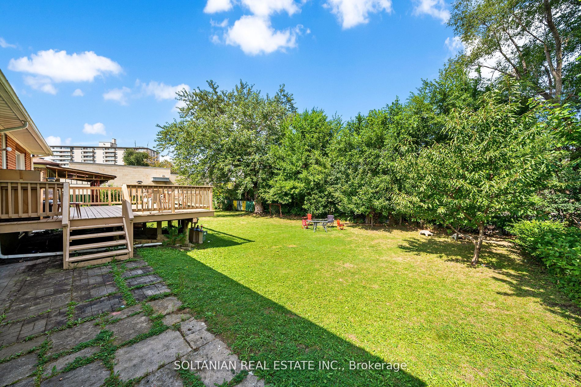 14 Dewlane Dr