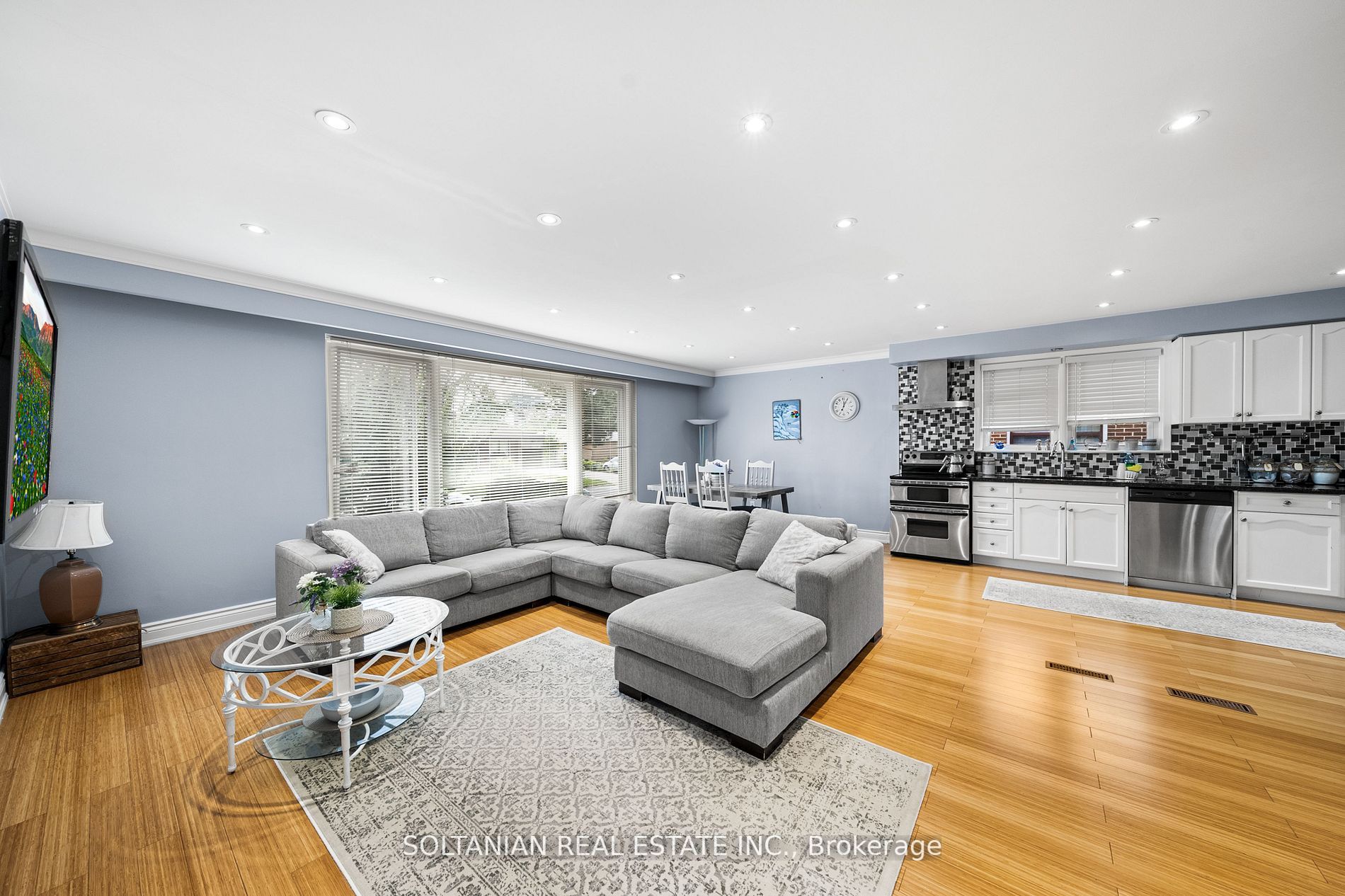 14 Dewlane Dr