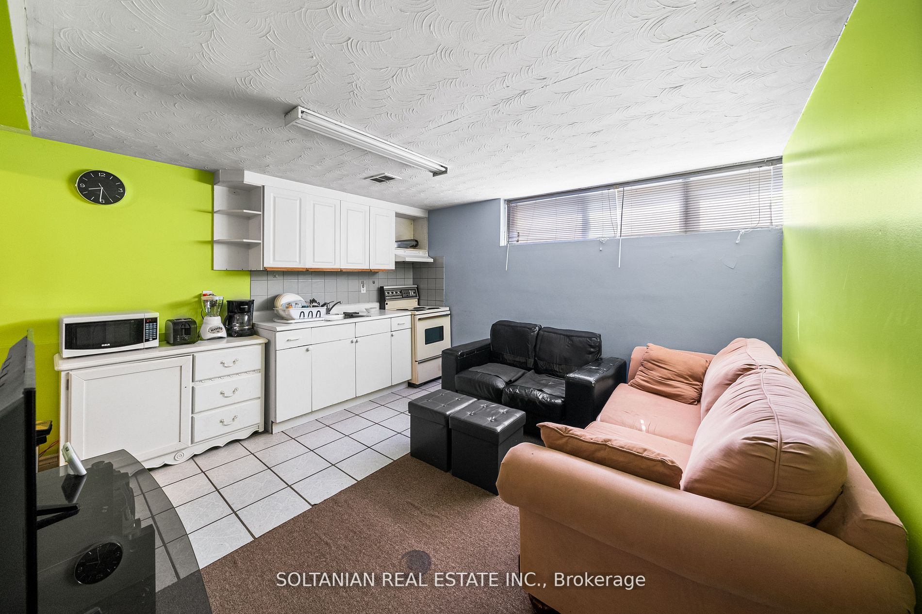 14 Dewlane Dr