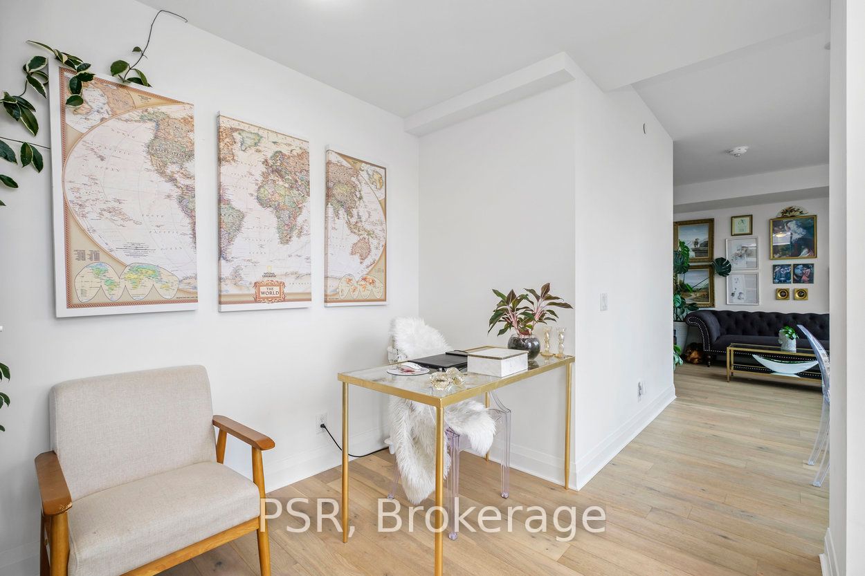 151 Avenue Rd, #410
