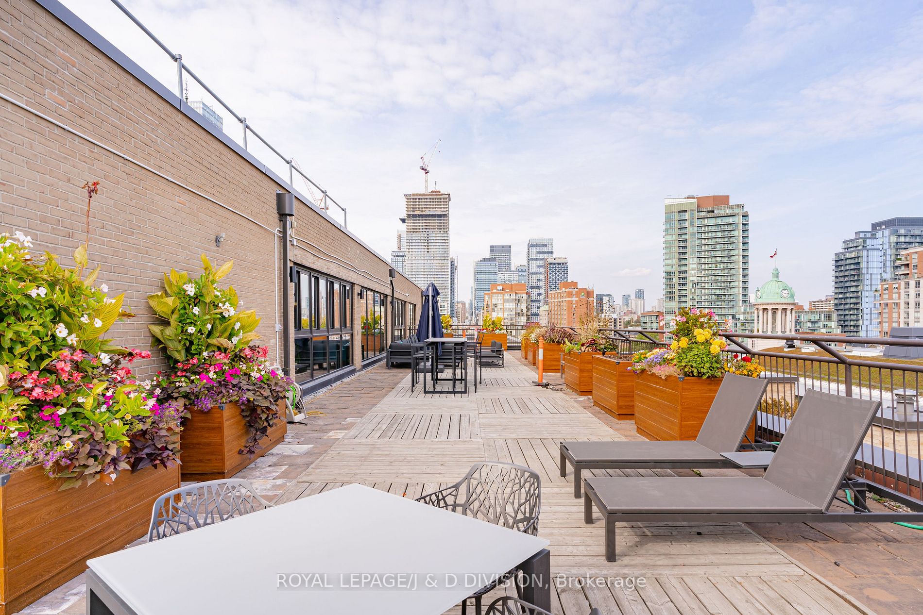35 Church St, #410
